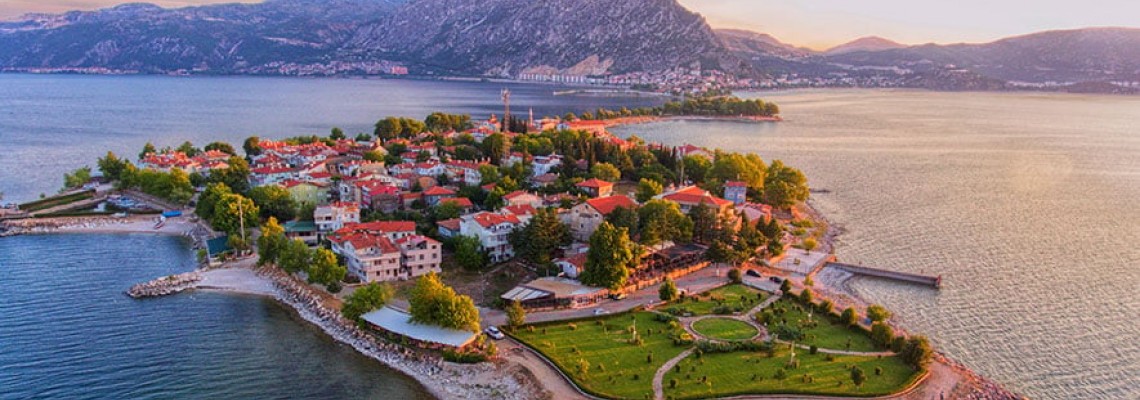 Isparta Zeytin Filesi, Agril (Don kırağı örtüsü), Sera Örtüsü, Ebatlı Branda, Gölgelik File, ABK Siyah Taban Zirai Örtüsü, Siyah Mulch, Çilek Naylon, Mısır Silaj Örtüsü, Silaj File, Silaj Strech, Silaj Balya Ambalaj ve Baskılı - Baskısız Çuval, Bigbag